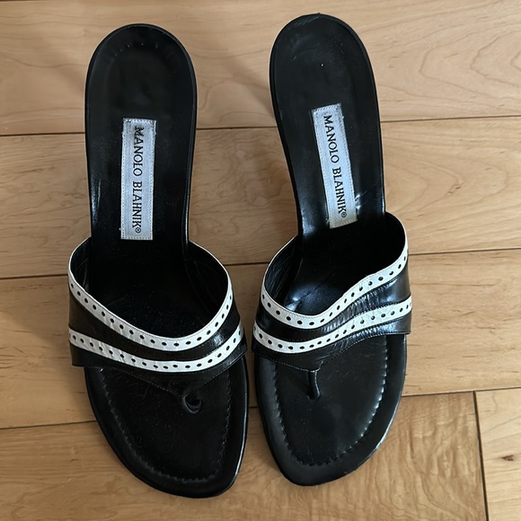 Manolo Blahnik Kitten Heels - Picture 2 of 4